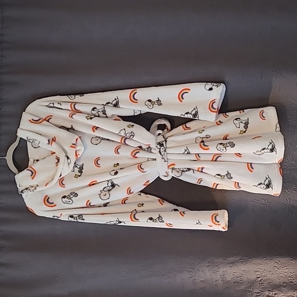 Berkshire Peanuts White Hooded Robe with Rainbow and Snoopy Design, L/XL - Picture 7 of 7